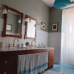 Memena 公寓 *